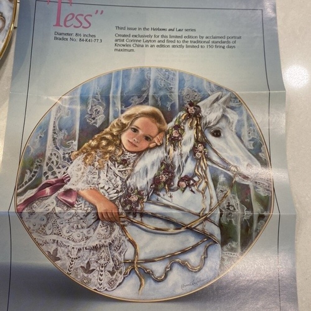 Corinne Layton Heirlooms & Lace Tess Collector’s 3rd Plate in Series #3048L - Picture 2 of 14